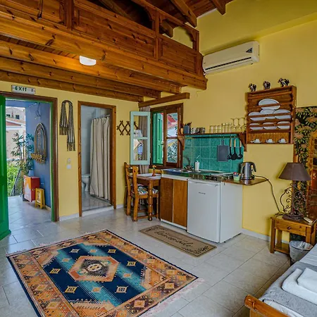 Garden Aparthotel 3*