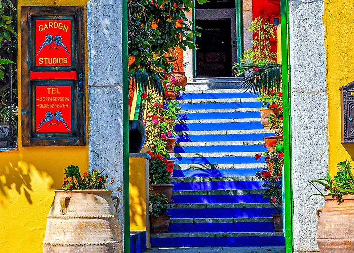 Garden Aparthotel 3*