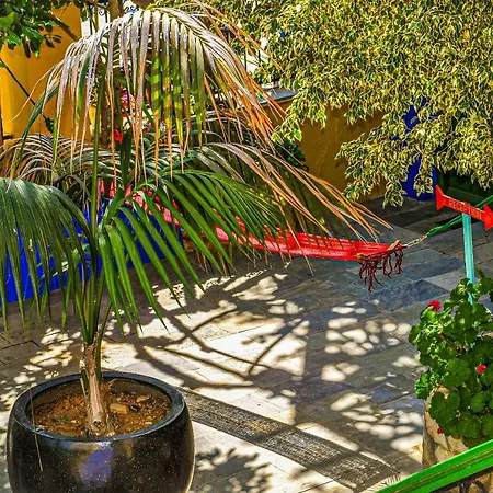 Garden Aparthotel 3*