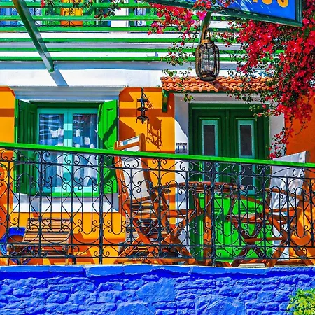 מלון דירות Garden 3*