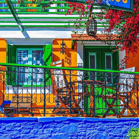 Garden מלון דירות 3*