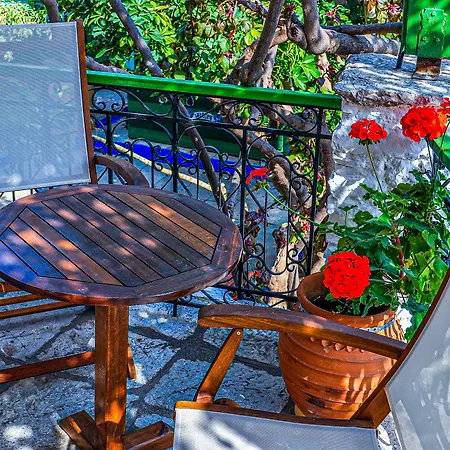 Garden Aparthotel 3*