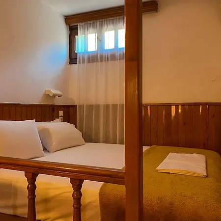 מלון דירות Garden 3*